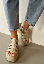 Load image into Gallery viewer, cream platform sandals