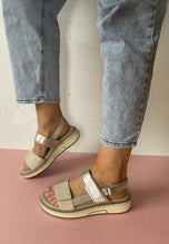 Load image into Gallery viewer, ara ladies sandals