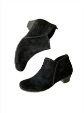 Load image into Gallery viewer, black suede boots