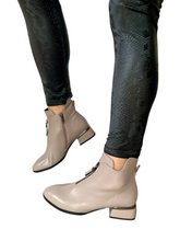 Load image into Gallery viewer, beige loretta vitale boots