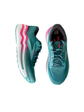 Load image into Gallery viewer, ladies cushioned walking shoe