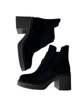 Load image into Gallery viewer, Loretta vitale black chunky boot