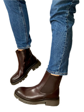 Load image into Gallery viewer, brown leather ankle boots