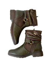 Load image into Gallery viewer, olive boots jana