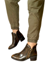 Load image into Gallery viewer, brown ladies ankle boots