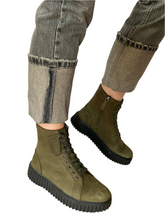 Load image into Gallery viewer, clarks womens boots