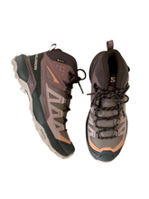 Load image into Gallery viewer, salomon hiking boots women