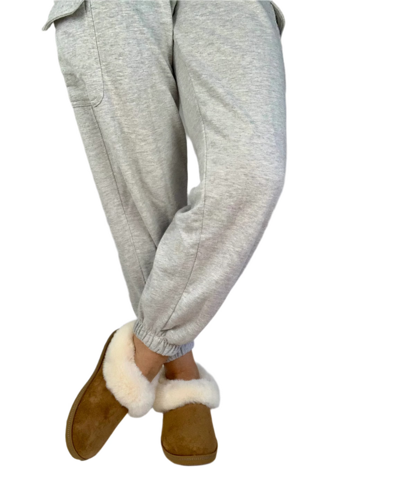 Load image into Gallery viewer, tan womens slippers
