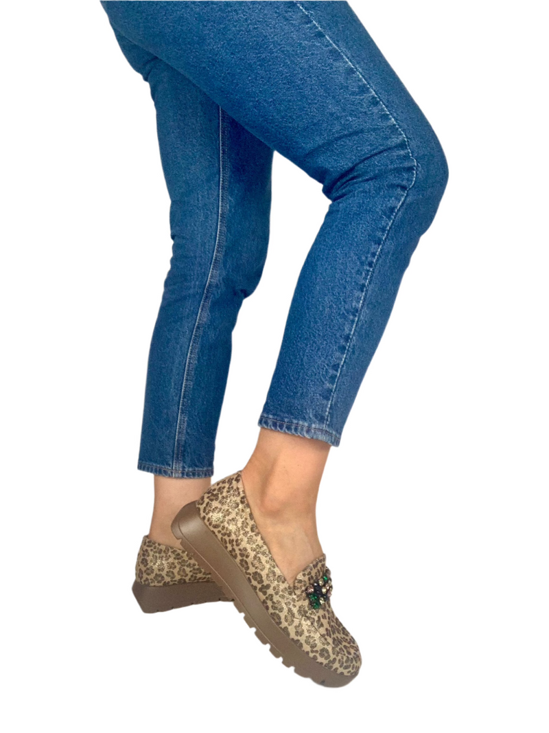 Load image into Gallery viewer, leopard print loafers
