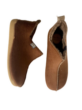 Load image into Gallery viewer, brown womens slippers