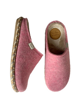 Load image into Gallery viewer, pink slide slippers