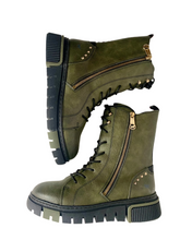 Load image into Gallery viewer, green flat boots for women