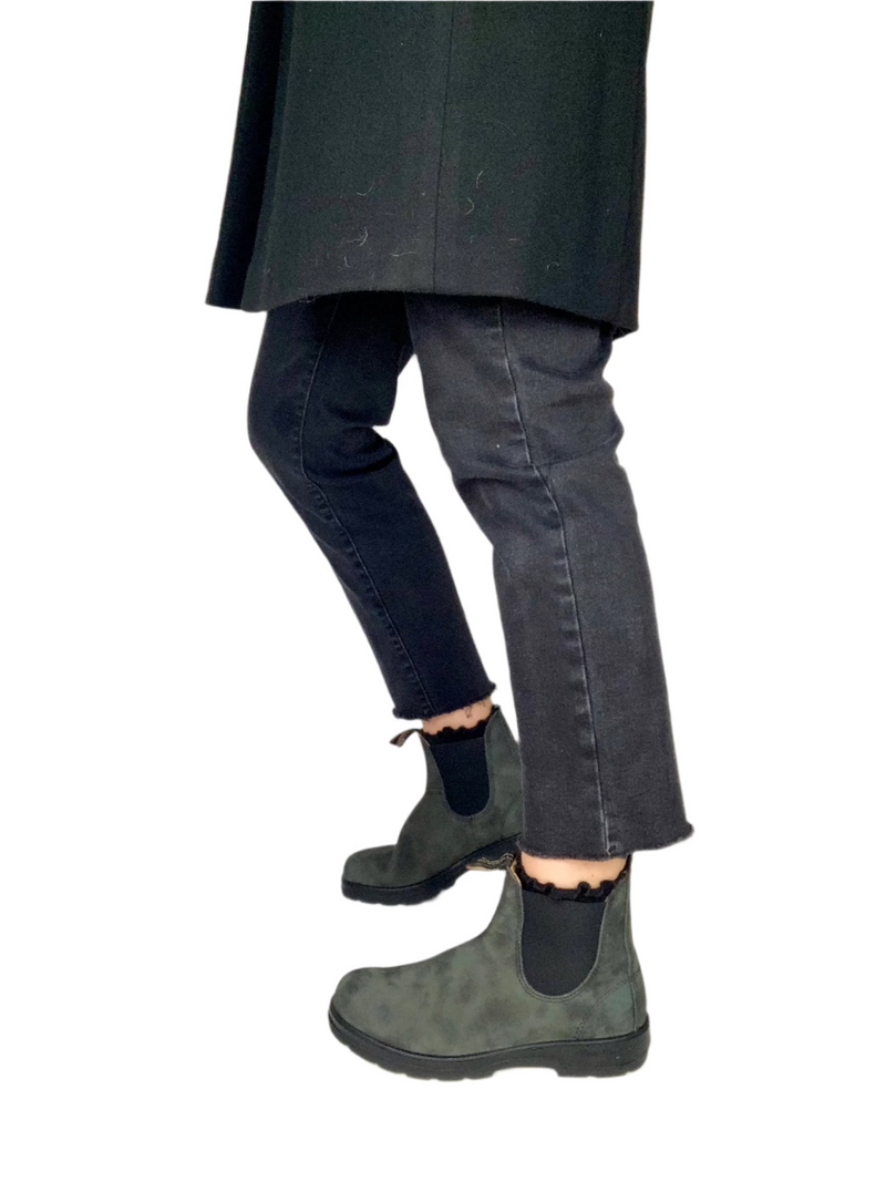 Load image into Gallery viewer, blundstone black chelsea boots

