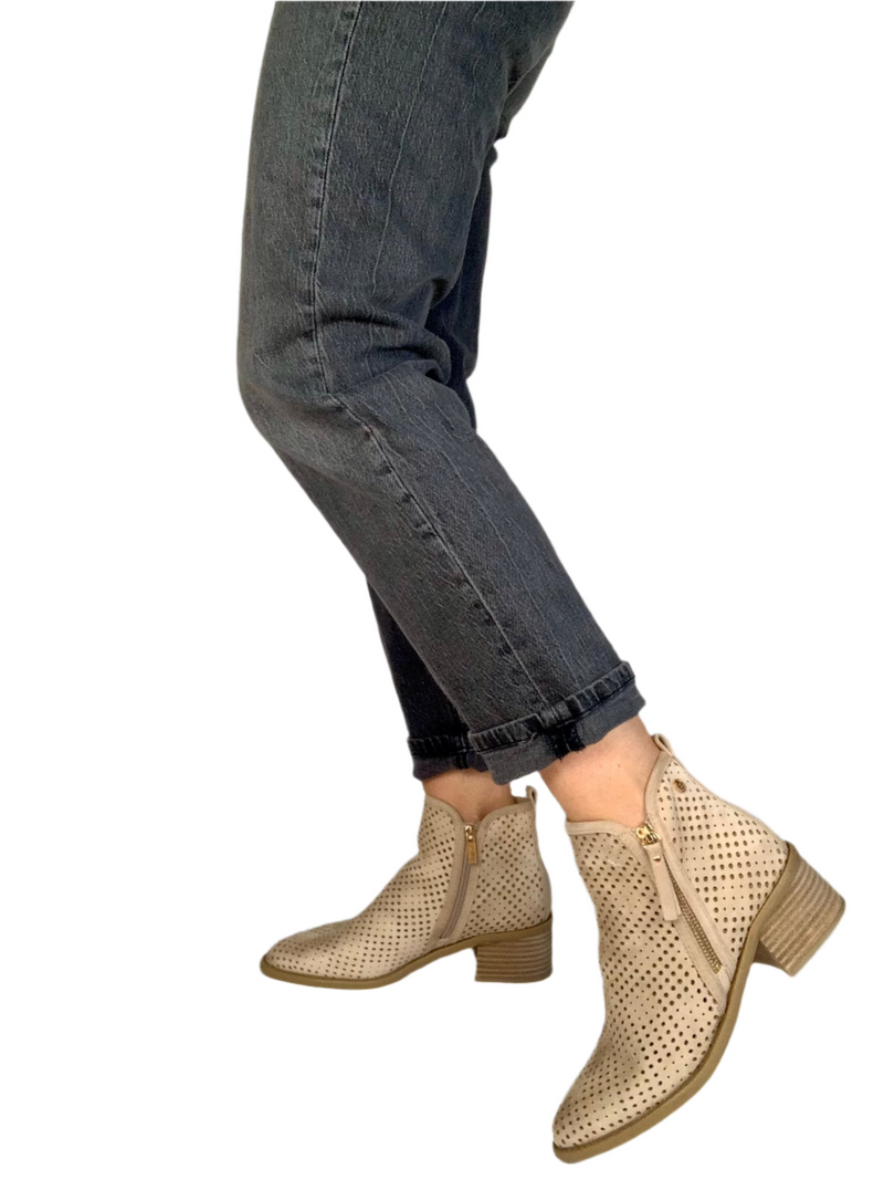Load image into Gallery viewer, beige block heel boots
