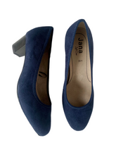 Load image into Gallery viewer, navy low heels