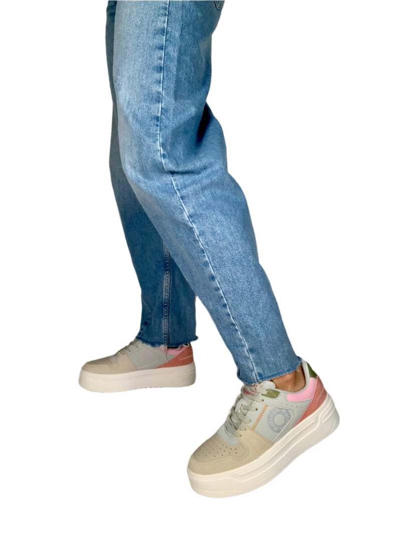 Load image into Gallery viewer, fashion trainers t wear with dresses
