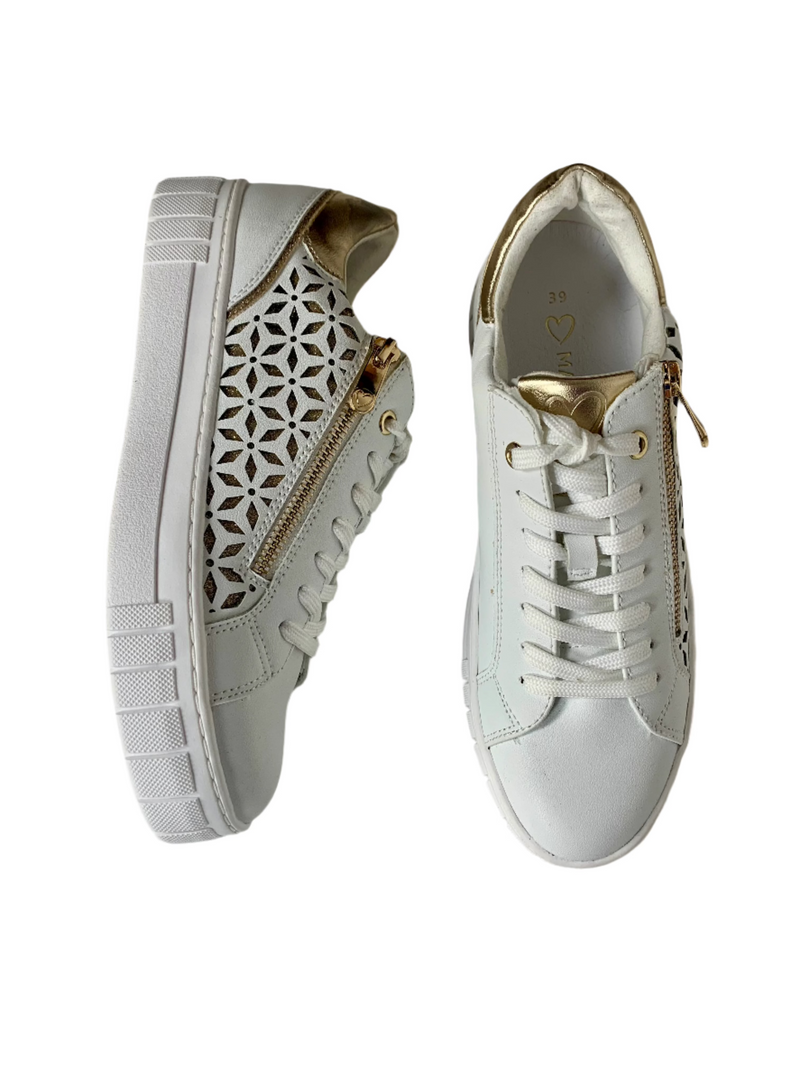Load image into Gallery viewer, white dressy trainers
