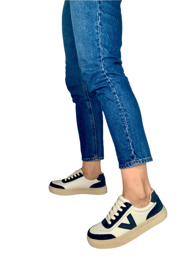 Load image into Gallery viewer, ladies drilley shoes
