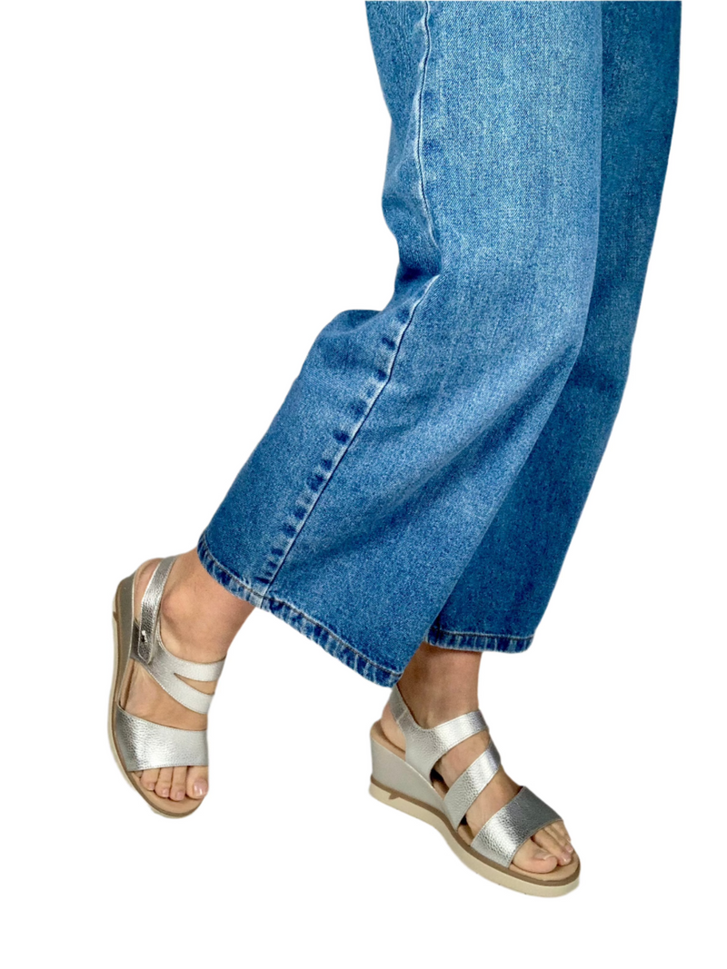 Load image into Gallery viewer, silver wedge sandals
