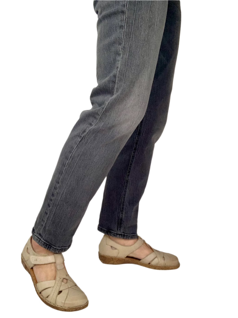 Load image into Gallery viewer, beige closed in sandals
