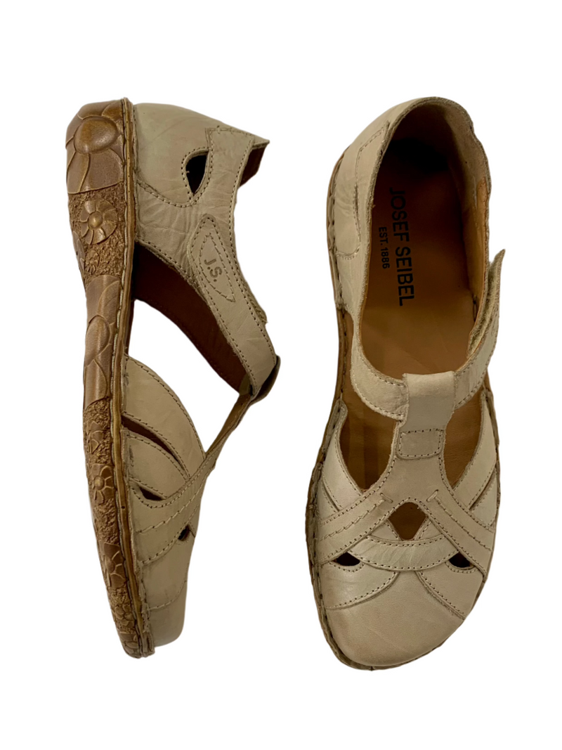 Load image into Gallery viewer, beige flat sandals
