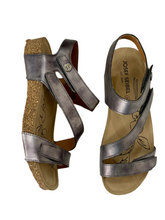 Load image into Gallery viewer, mettalic sandals josef seibel