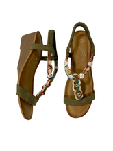 Load image into Gallery viewer, olive wedge sandals