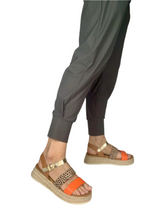 Load image into Gallery viewer, orange flat sandals for women