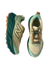 Load image into Gallery viewer, new balance hiking shoes for women