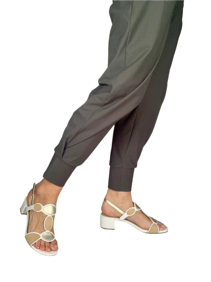 Load image into Gallery viewer, whie heeled sandals
