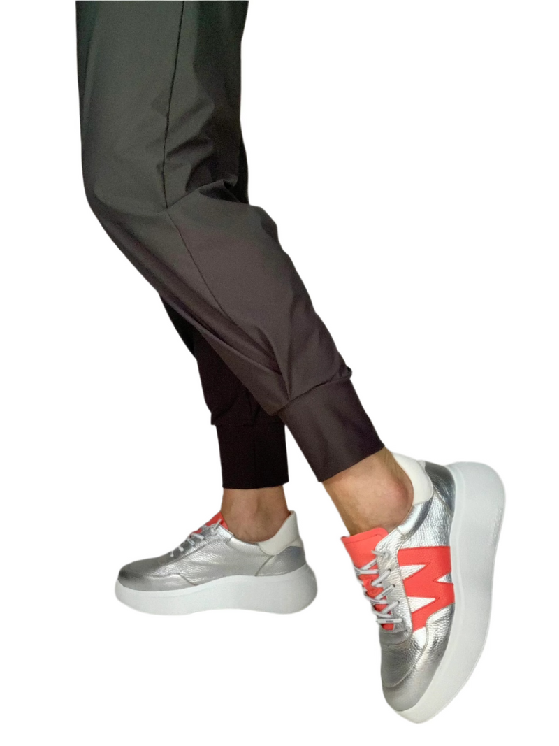 Load image into Gallery viewer, wonders trainers
