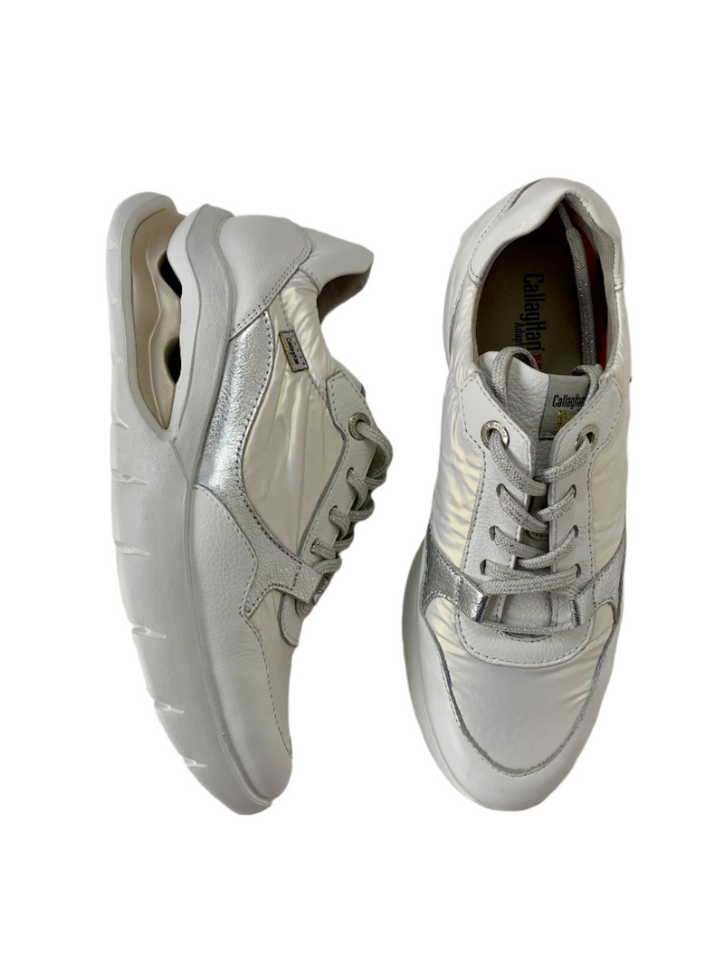 Load image into Gallery viewer, white trainers callaghan
