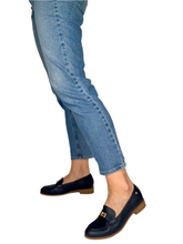 Load image into Gallery viewer, navy flat shoes