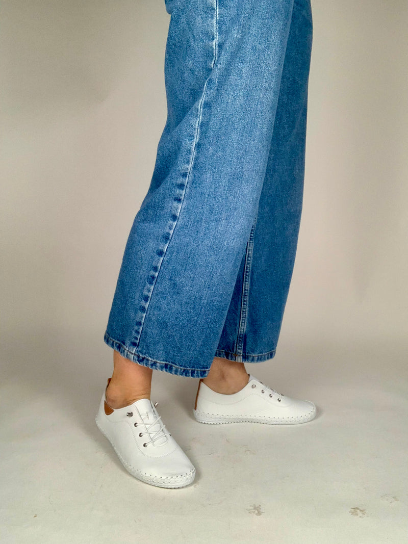 Load image into Gallery viewer, white shoes for women
