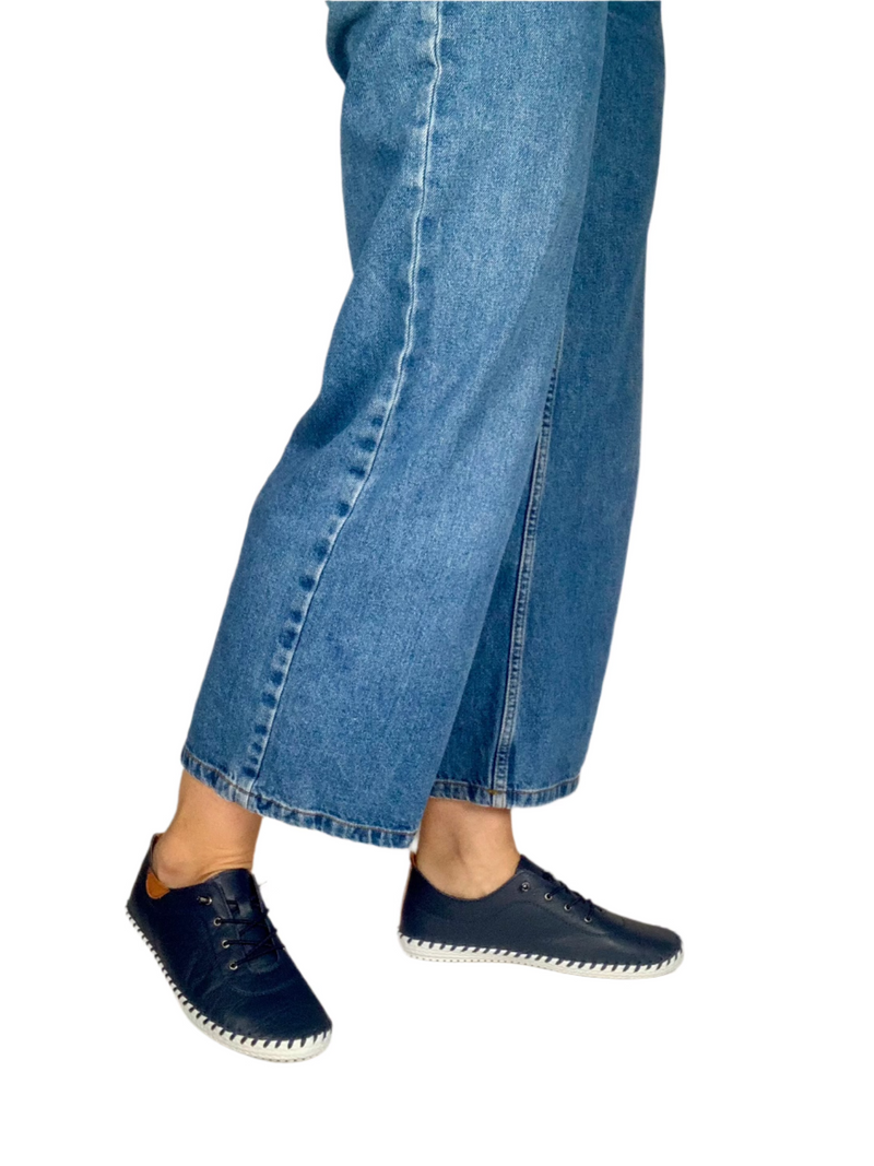 Load image into Gallery viewer, flat navy shoes
