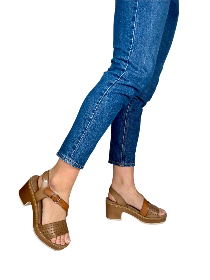 Load image into Gallery viewer, block heel sandals
