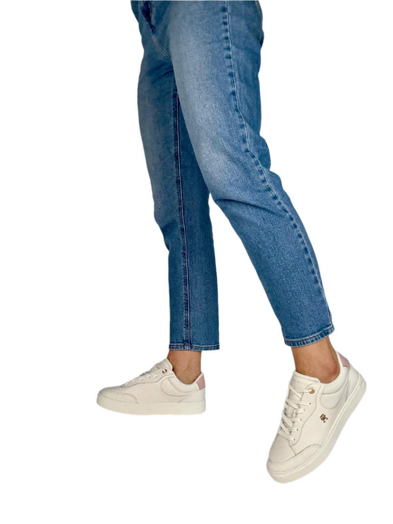 Load image into Gallery viewer, white leather sneakers
