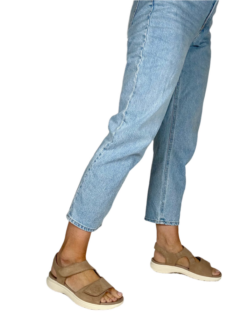 Load image into Gallery viewer, beige summer sandals
