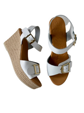 Load image into Gallery viewer, white heeled sandals