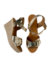 Load image into Gallery viewer, high gold wedge sandals