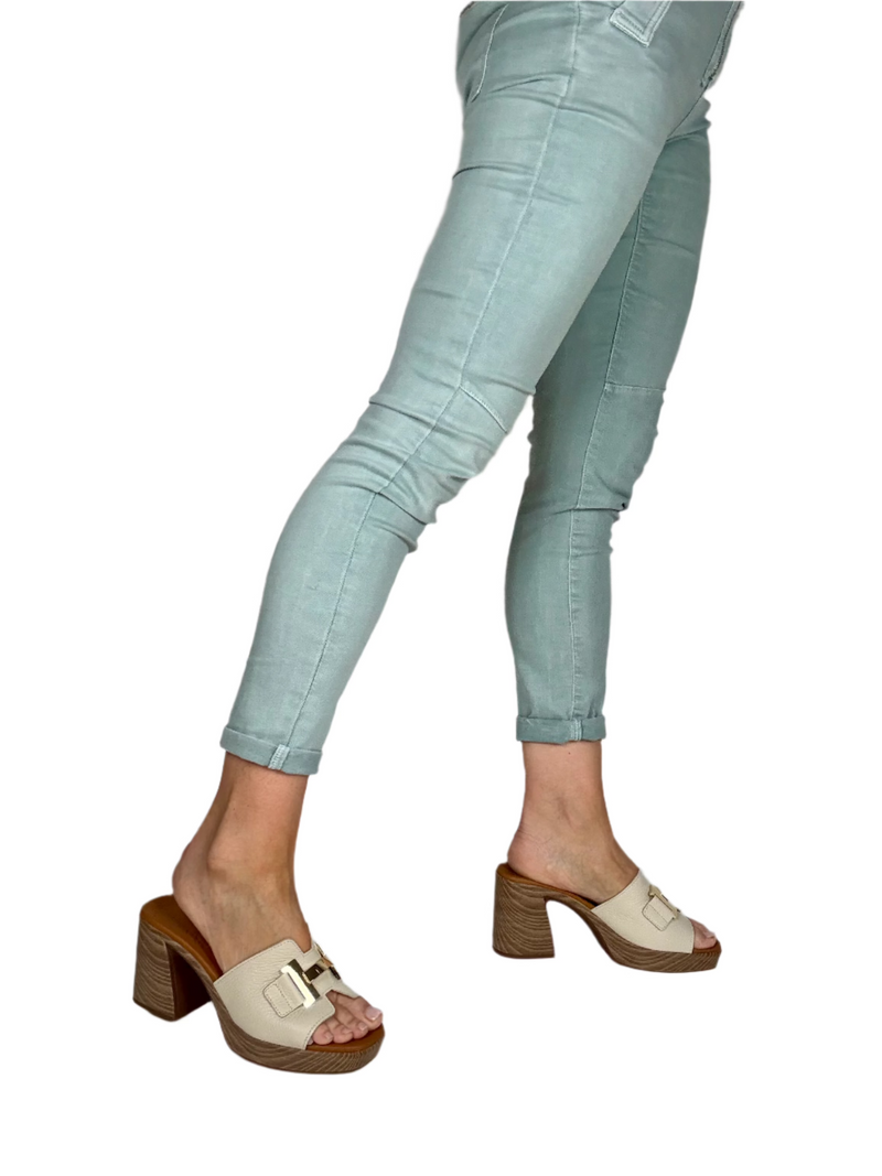 Load image into Gallery viewer, cream mule sandals
