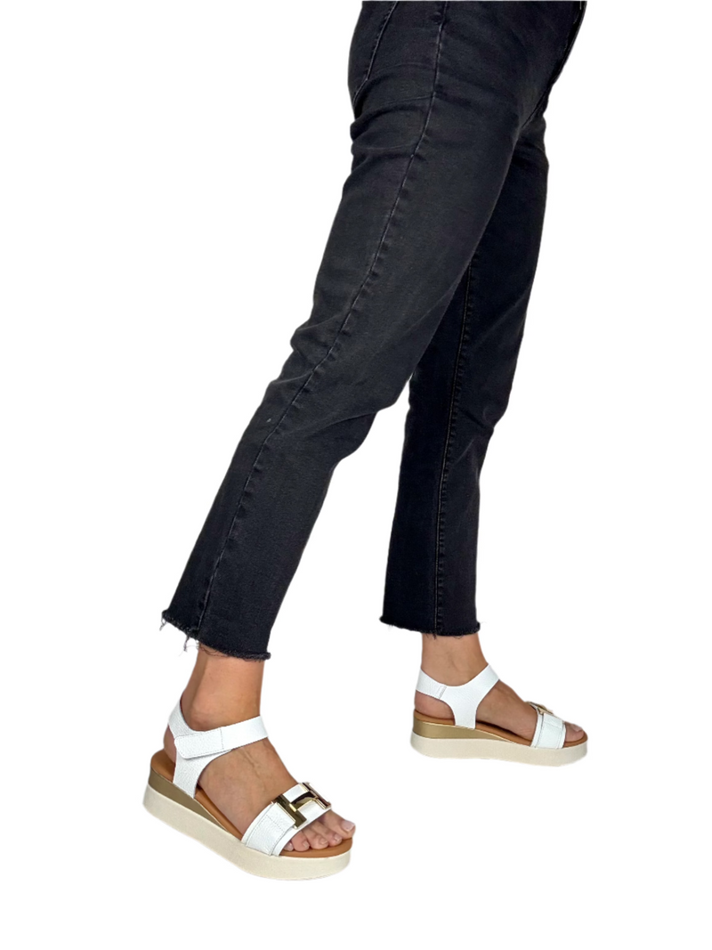 Load image into Gallery viewer, white platform sandals

