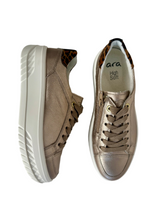 Load image into Gallery viewer, gold platfrm shoes