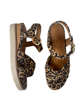 Load image into Gallery viewer, leopard print wedge sandals