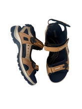 Load image into Gallery viewer, tan ladies ecco sandals