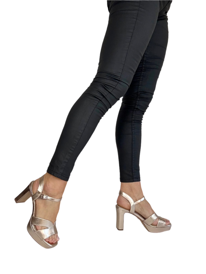 Load image into Gallery viewer, gold heels
