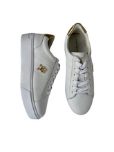 Load image into Gallery viewer, white trainers for women