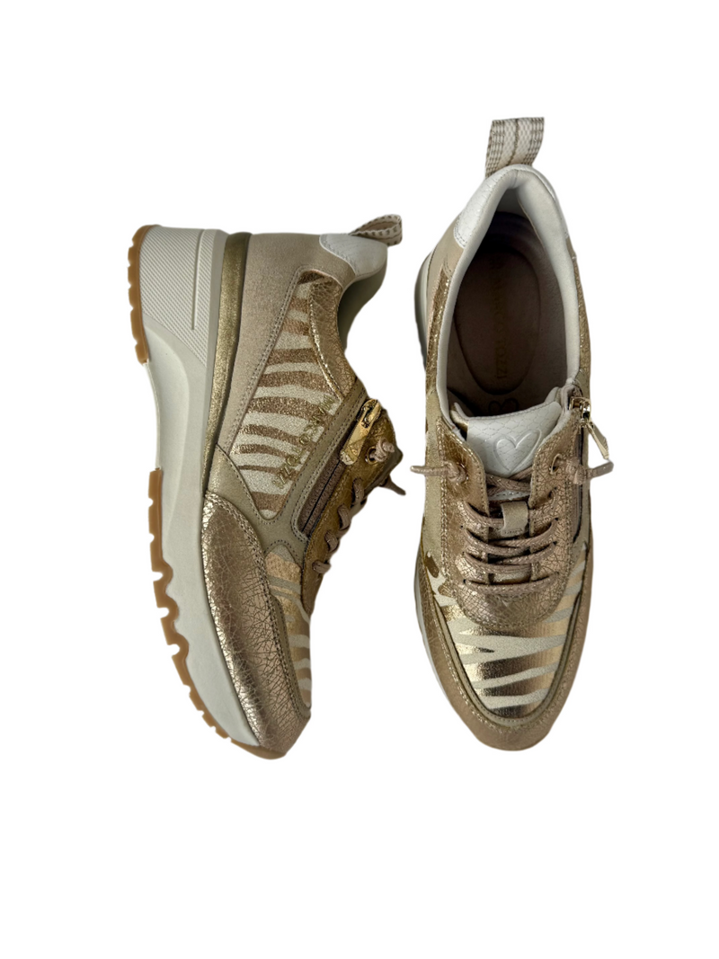 Load image into Gallery viewer, gld low wedge trainers
