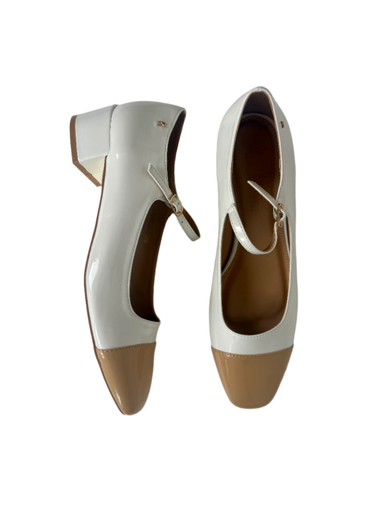 Load image into Gallery viewer, beige dressy shoes
