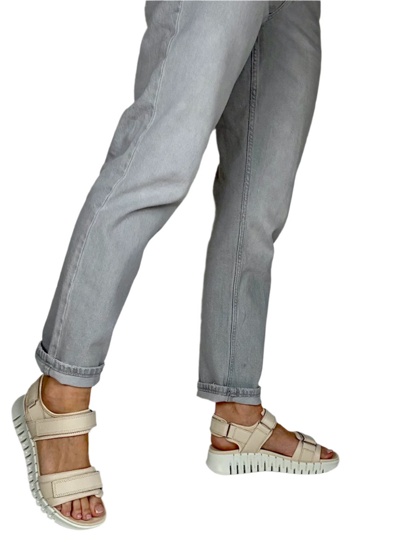 Load image into Gallery viewer, beige ecco sandals
